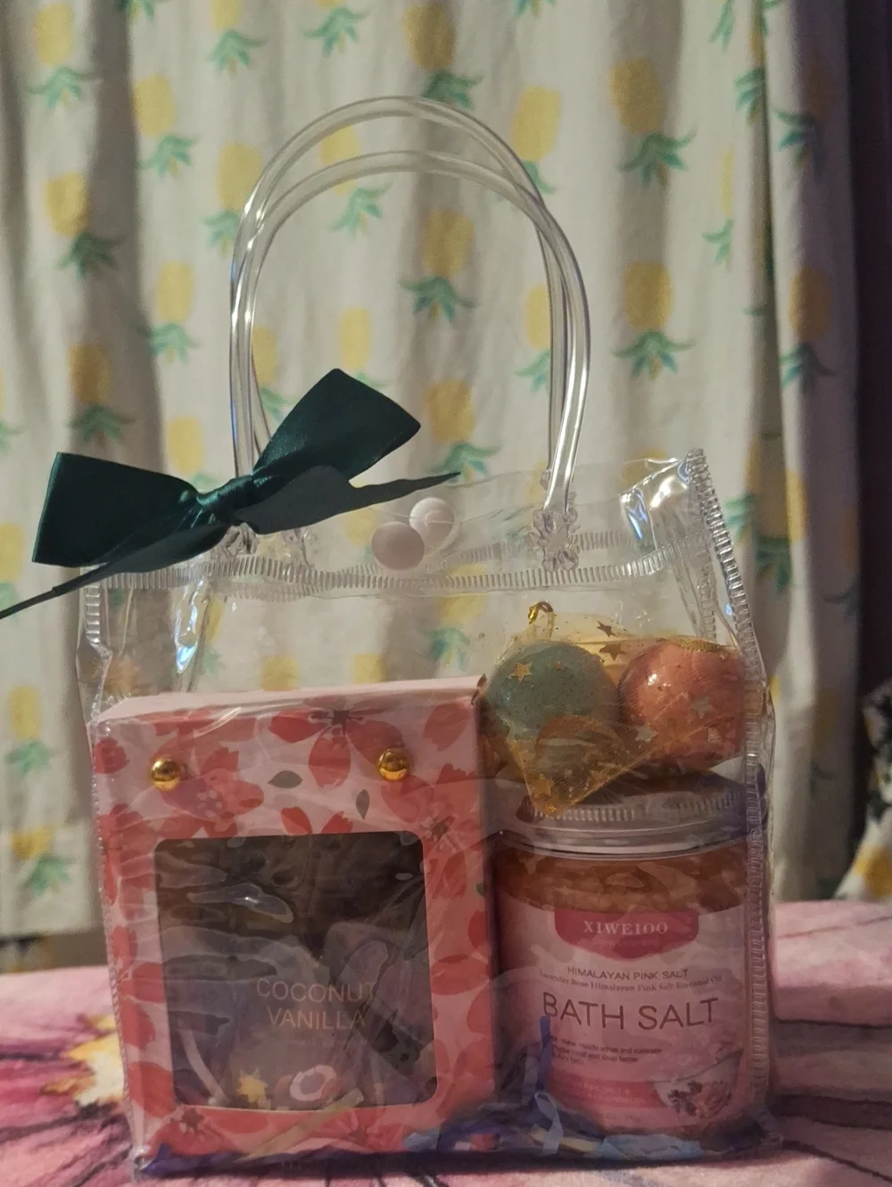 Bath Salt & Coconut Vanilla Gift Set - Clear Tote with Green Bow
